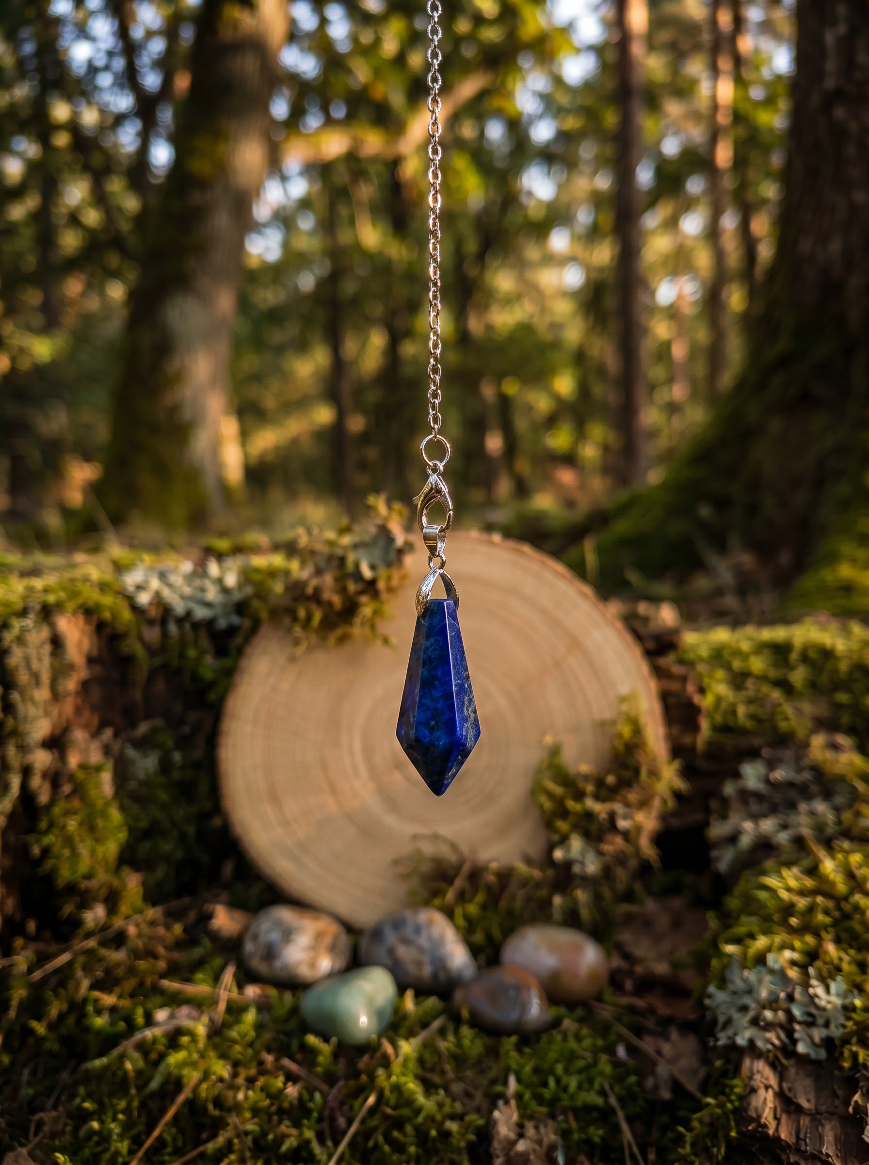 Pendolo in Cristallo Naturale - Strumento di Connessione e Divinazione - Lapislazzuli