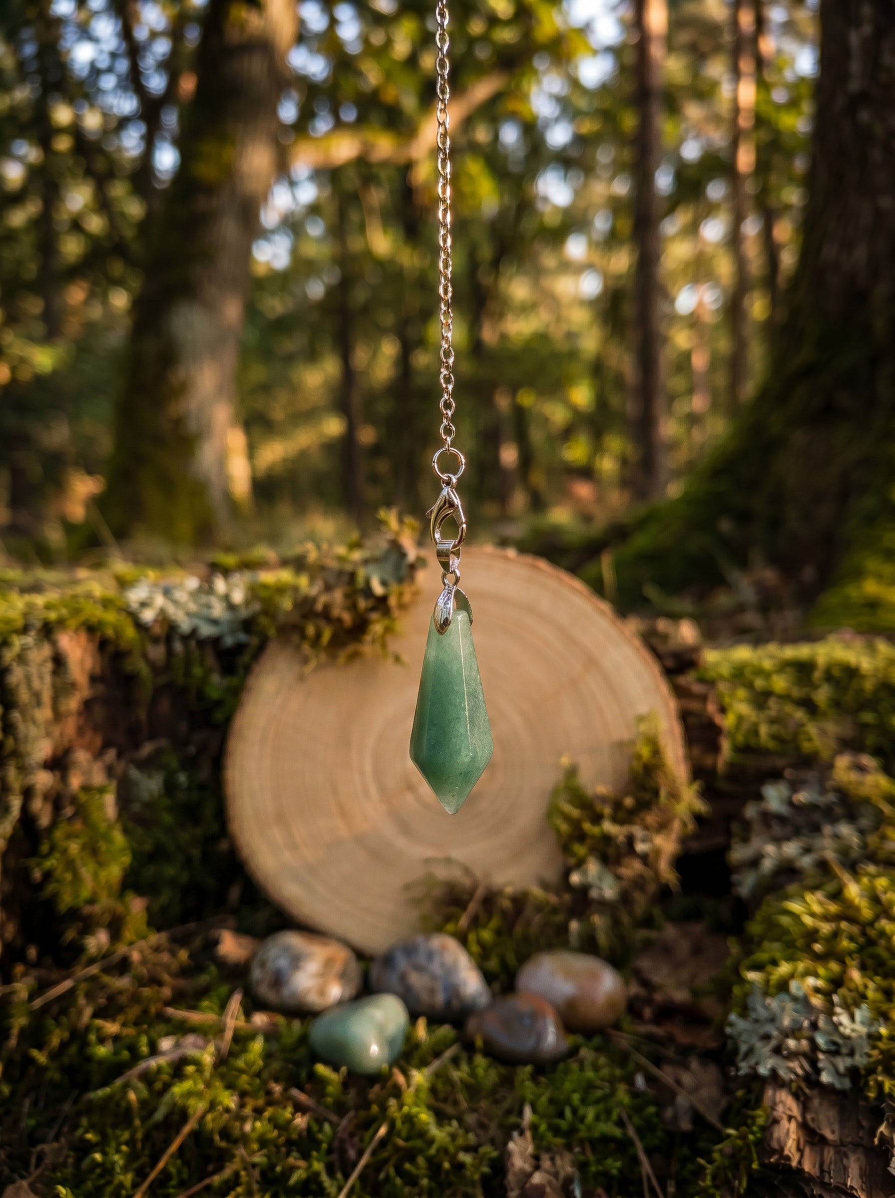 Pendolo in Cristallo Naturale - Strumento di Connessione e Divinazione - Avventurina Verde